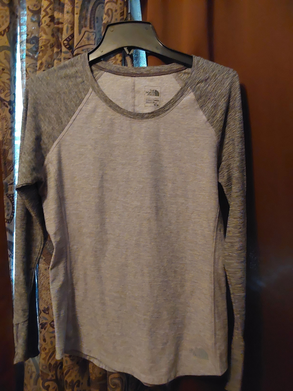 Womans Northface Shirt